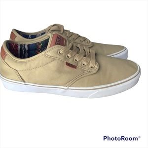 VANS CANVAS WITH CUSHIONED TONGUE . MENS SIZE 11